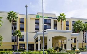 Holiday Inn Express And Suites Kendall East Miami